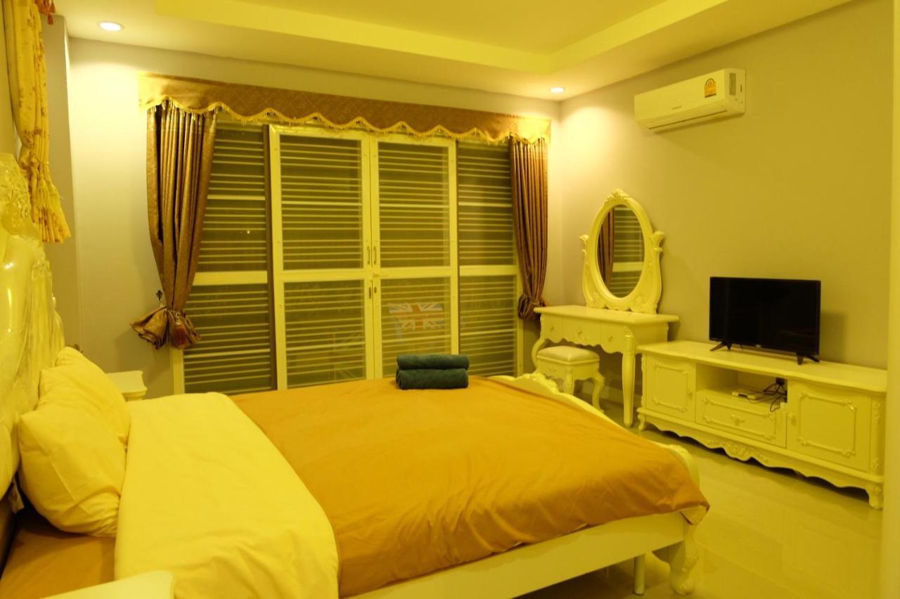 Villaer Ponly Pool 4 Bedroom With Bbq Facilities & Karaoke For 8-25 Pax *