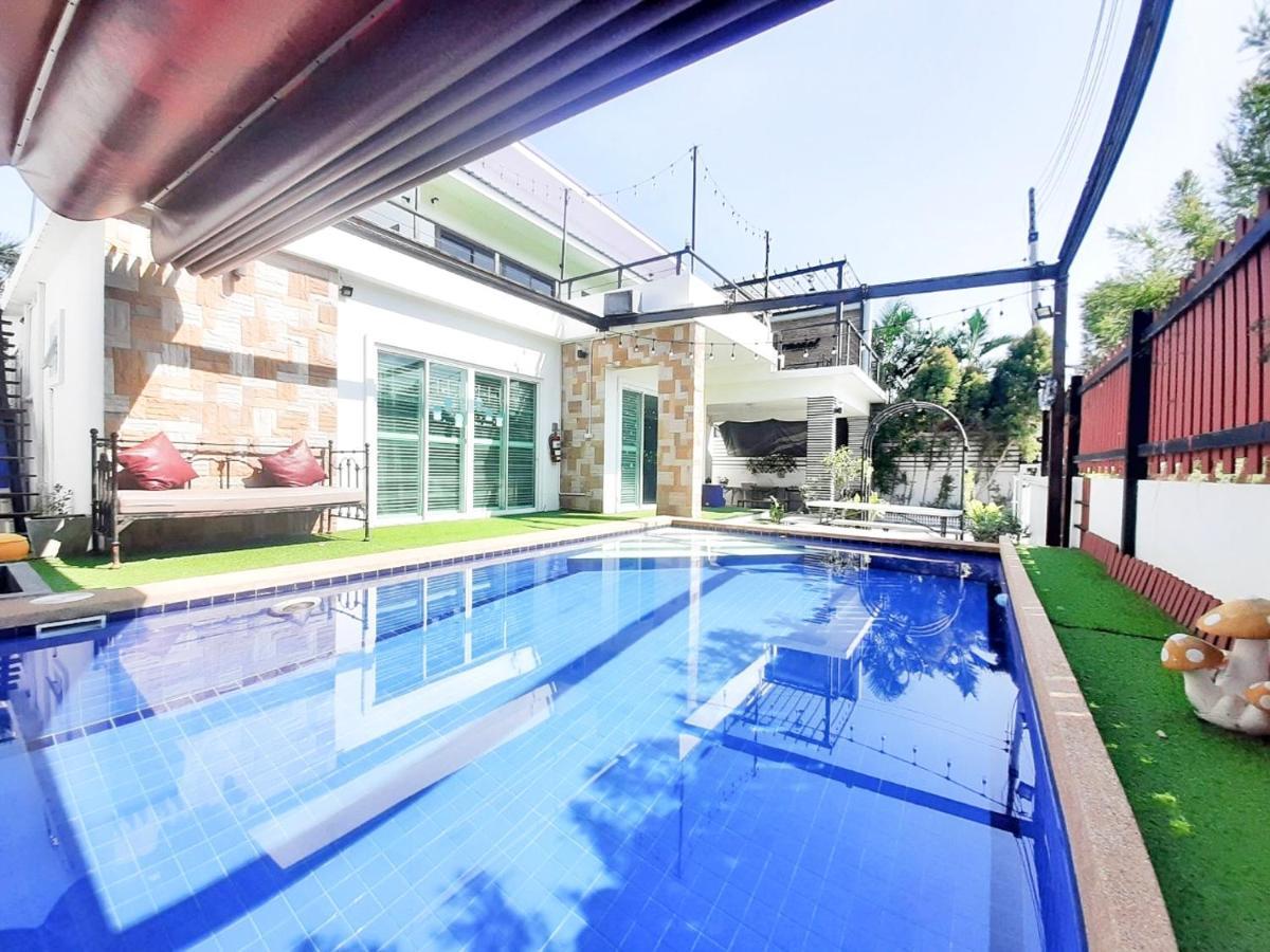 Ponly Pool 4 Bedroom With Bbq Facilities & Karaoke For 8-25 Pax Villaer *