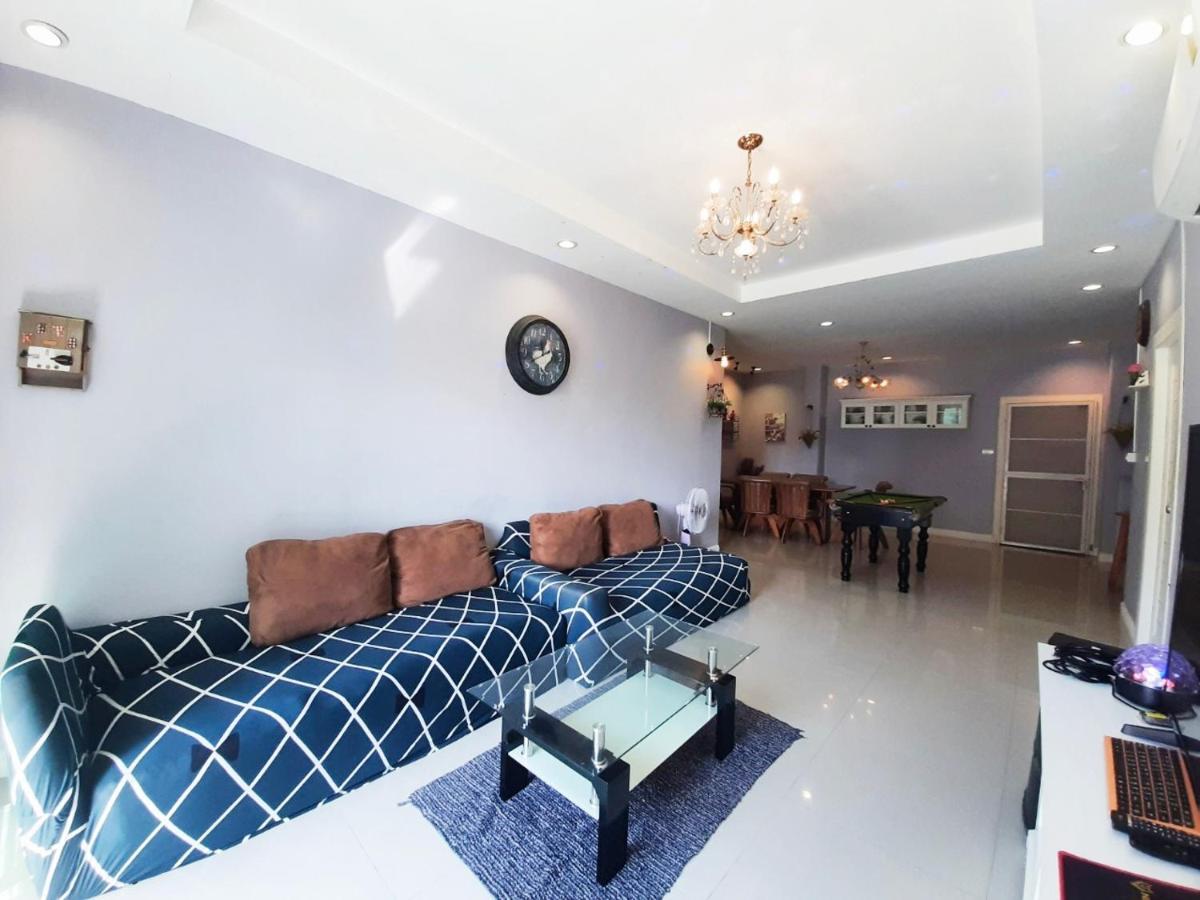 Ponly Pool 4 Bedroom With Bbq Facilities & Karaoke For 8-25 Pax Villaer *